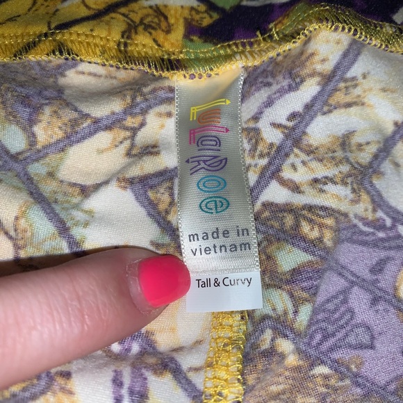 LuLaRoe Tall & Curvy Leggings - Picture 4 of 7